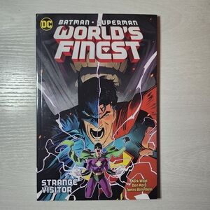Batman/Superman: World's Finest Vol. 2: Strange Visitor. DC Comics Graphic Novel